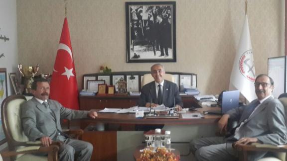 Eğitim-Sen Ordu Şubesi Temsilcileri Ahmet İNCEDERE ve Ali Osman TEMİZ, İl Milli Eğitim Müdürümüz Nevzat TÜRKKAN´ı makamında ziyaret etti.