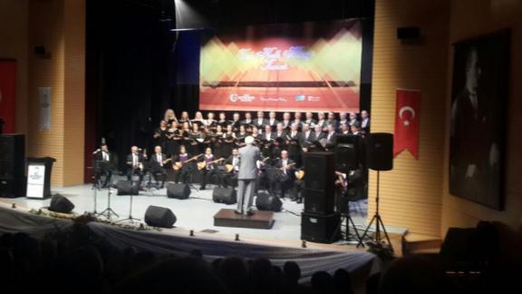 İl Müdürümüz Sayın Nevzat TÜRKKAN Ordu Kültür Sanat Merkezinde Gerçekleştirilen Türk Halk Müziği Konserine Katıldı.