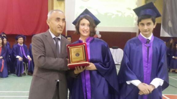 Müdürümüz Sayın Nevzat TÜRKKAN Anadolu Öğretmen Lisesi Mezuniyet Törenine Katıldı.
