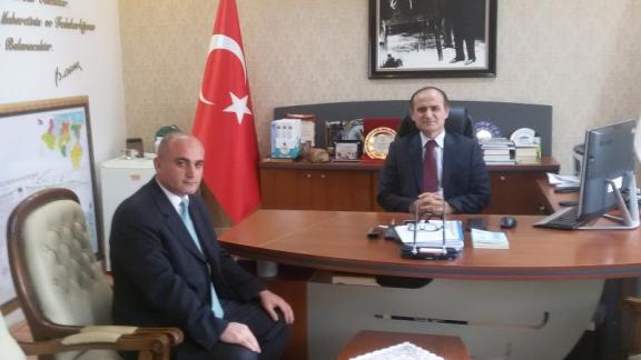 Fatsa Aslancami Ortaokulu Müdürü İbrahim ÇOBAN Milli Eğitim Müdürümüz Dr. Şaban KARATAŞı makamında ziyaret etti.