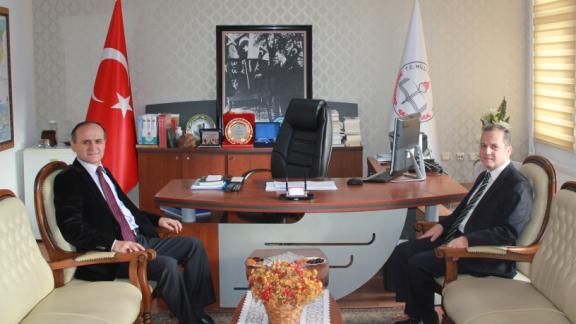 Ordu Üniversitesi Rektörü Sayın Prof. Dr. Tarık YARILGAÇ, Milli Eğitim Müdürümüz Dr. Şaban KARATAŞ ı makamında ziyaret etti.
