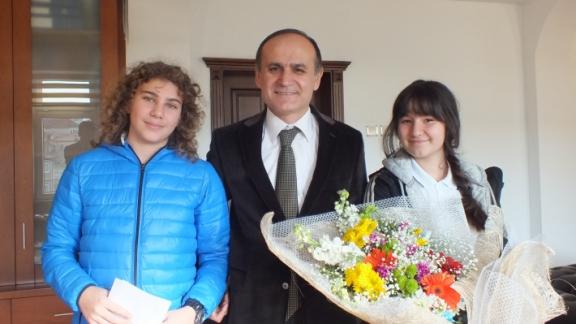 Altınordu İlçesi Durugöl Ortaokulu Öğrencileri Milli Eğitim Müdürümüz Dr. Şaban KARATAŞ ile Röportaj Yaptı.