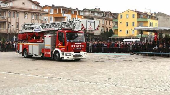 Büyükşehir Belediyesi Anadolu İmam Hatip  Lisesinde Gerçeğini Aratmayan Deprem, Kaza ve Yangın Tatbikatı Yapıldı.