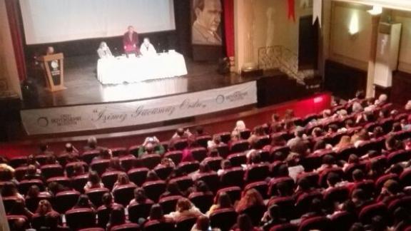 Milli Eğitim Müdürümüz Dr. Şaban KARATAŞ Atatürk Kültür Merkezinde düzenlenen Çizgilerle Dostluk adlı konferansa katıldı.