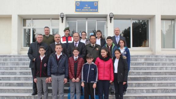 Millî Eğitim Müdürümüz Dr. Şaban Karataş İl Jandarma ve Garnizon Komutanı Albay Sedat Sarıkaya’ya taziye ziyaretinde bulundu.