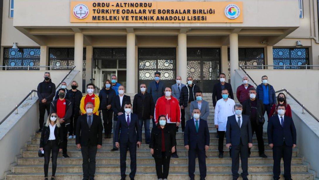 Valimiz Sayın Tuncay Sonel, TOBB Mesleki ve Teknik Anadolu Lisesi'ni Ziyaret Etti