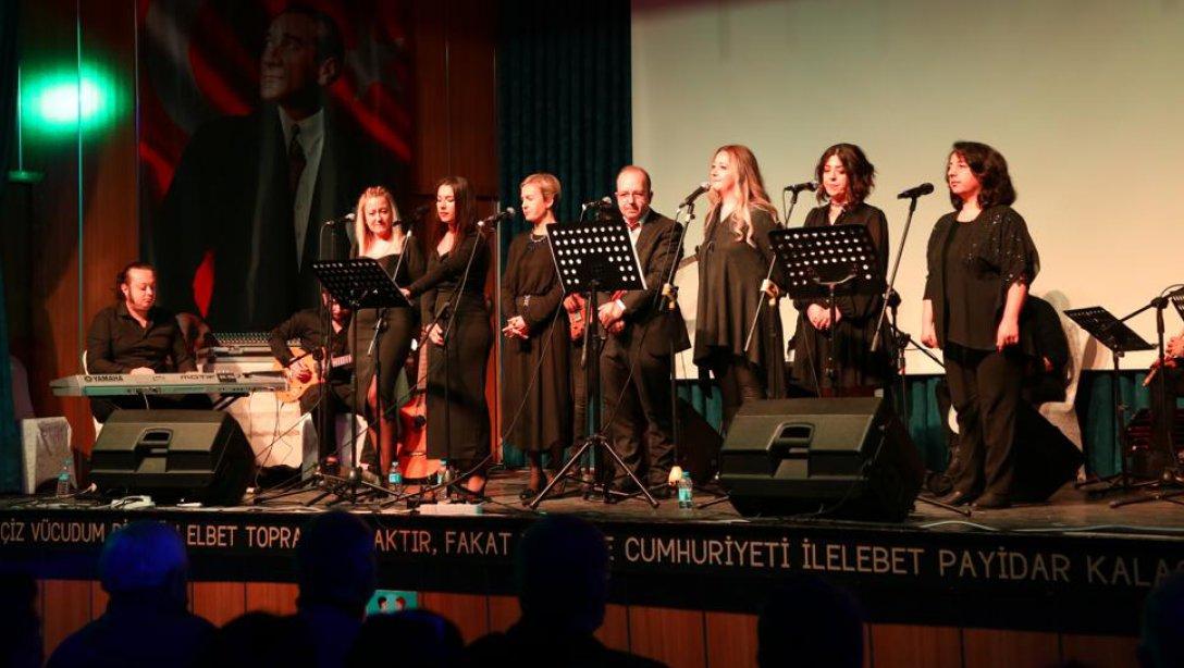 Yunus Emre Anma Etkinlikleri Kapsamında, Müzik Öğretmenlerimiz Tarafından Konser Düzenlendi
