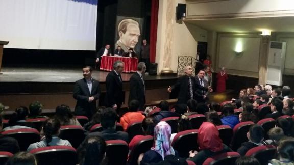 İstiklal Marşını Güzel Okuma Yarışması 19 İlçeden Katılan Öğrencilerle Atatürk Kültür Merkezinde Yapıldı.