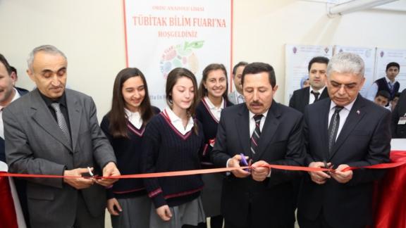 Müdürümüz Sayın Nevzat TÜRKKAN Ordu Anadolu Lisesinde Gerçekleştirilen 3.TÜBİTAK Bilim Fuarı Açılış Törenine Katıldı.