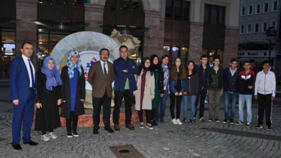 Ankara Polatlı İlçesindeki 52 Ordulu Şehidimizin Bulunduğu Duatepe Şehitliğine Öğrenci ve Öğretmenlerimizden Ziyaret.