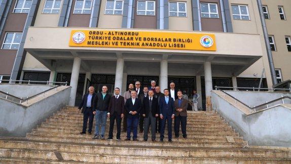 Türkiye Odalar Borsalar Birliği (TOBB)  Mesleki Ve Teknik Anadolu Lisesinin İnşaatında İncelemelerde Bulunuldu