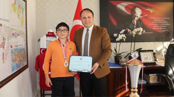 İl Millî Eğitim Müdürümüz Kutlu Tekin BAŞ, Satranç Şampiyonuna Başarılar Diledi