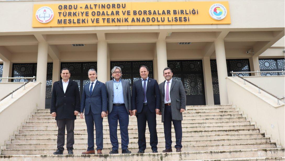 Türkiye Odalar Borsalar Birliği (TOBB) Mesleki ve Teknik Anadolu Lisesinin İnşaatında İncelemelerde Bulunuldu