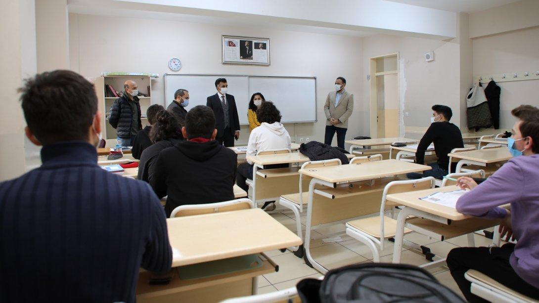 İl Millî Eğitim Müdürümüz Mehmet Fatih VARGELOĞLU, Sınava Hazırlanan Öğrencilerle Buluştu
