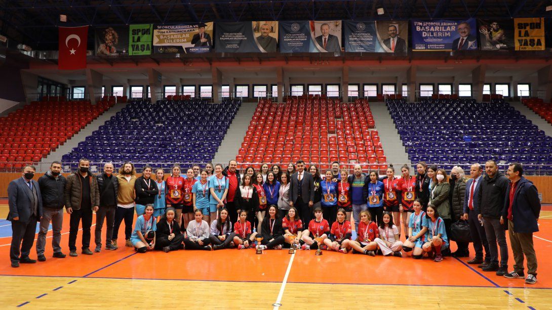 2021 - 2022 Okul Sporları Genç Kız Hentbol İl Birinciliği Müsabakaları Tamamlandı